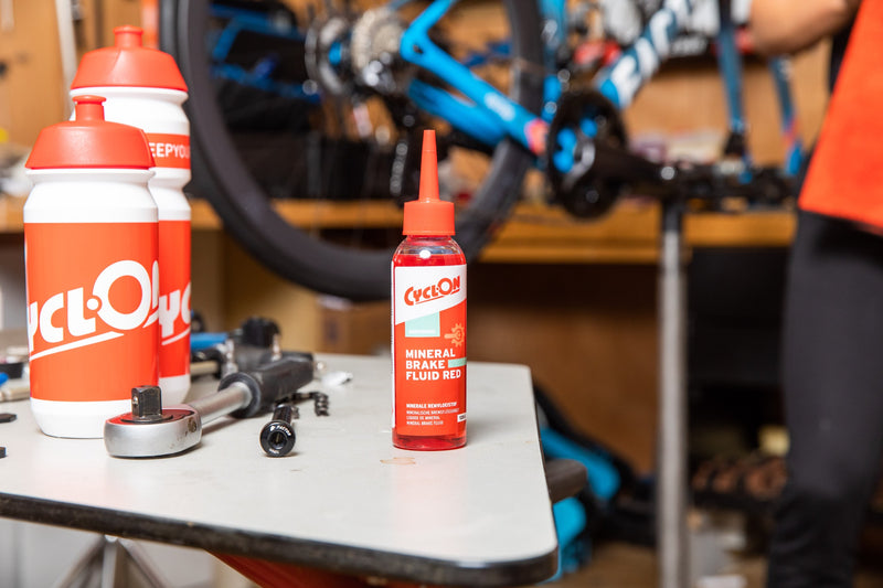Gebruik Mineral Brake Fluid - Red